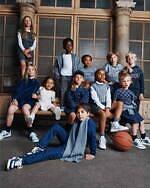 ベビー ディオール”制服”モチーフの新作ウェア、ロゴ入りジャケット＆千鳥柄カーディガン｜写真1