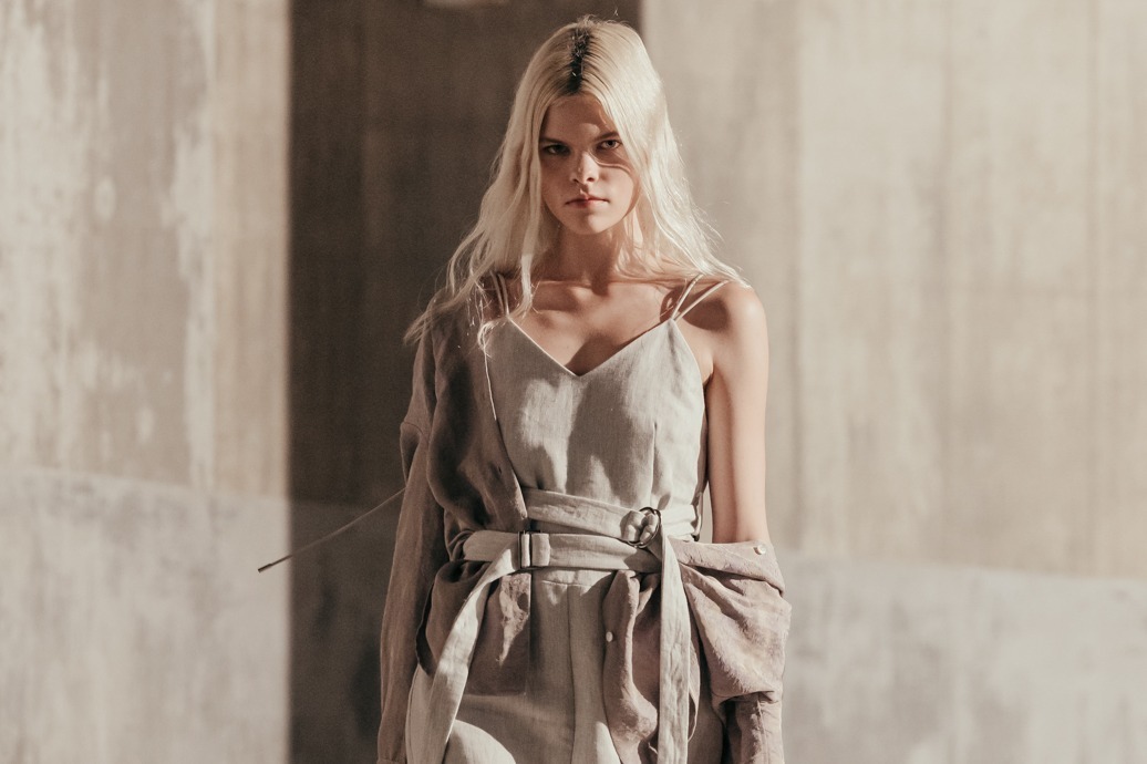 チノ 2023年春夏ウィメンズコレクション - マニッシュなピースに溶け込む“女性らしさ”