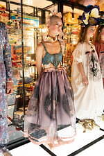 ペイデフェ 2023年春夏コレクション - 人ならぬ世界に迷い込む｜写真16