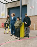 ドクターマーチン×エンジニアド ガーメンツの新作シューズ、左右非対称なシューレースデザイン｜写真4