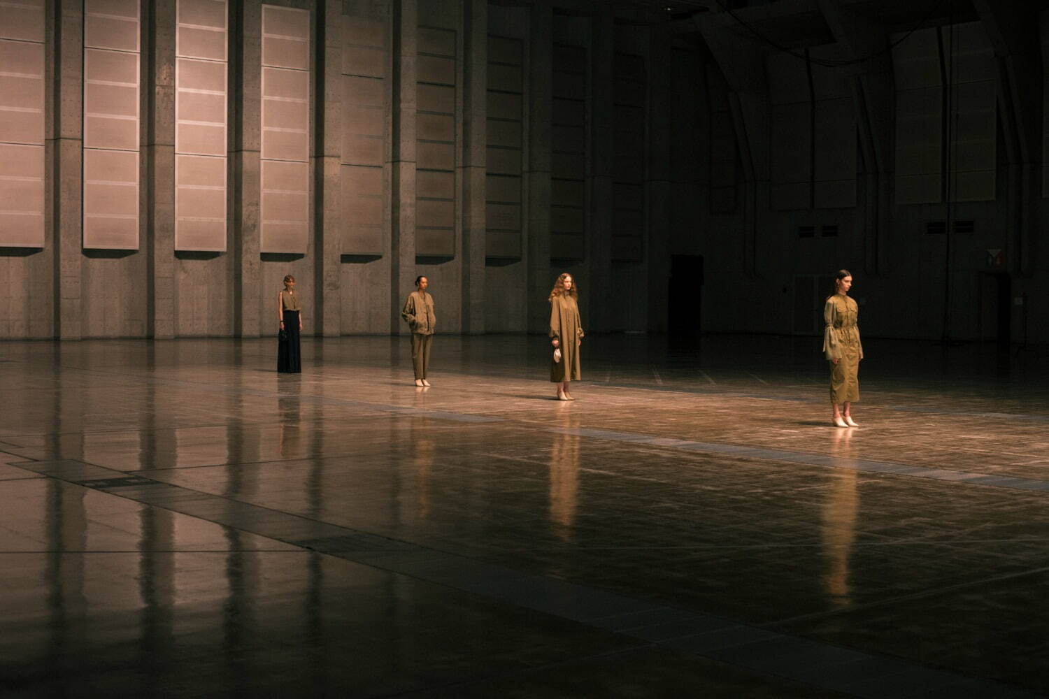 ハイク×キーンのコラボシューズ23年春夏発売、ポーターとの新作バッグも｜写真31