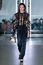 ヨウヘイ オオノ 2023年春夏コレクション - ここでは空間が時間になる｜写真13