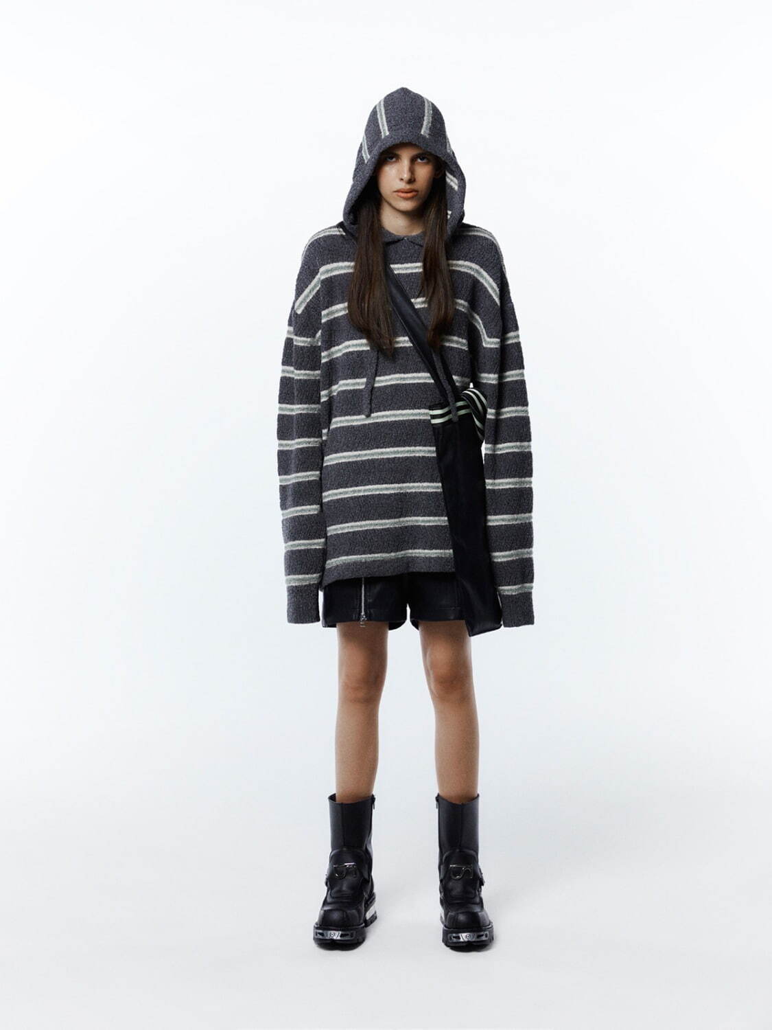 シュープ 2023年春夏｜ フーディー