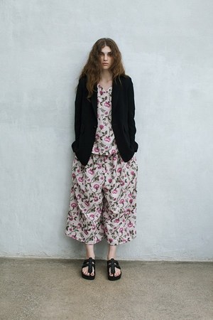 Y's新ライン「TAKESHI KOSAKA by Y's Pink Label」が発売開始