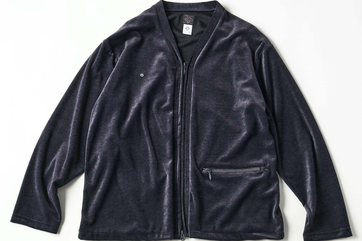 ポストオーバーオールズのジップカーディガンやフーディなど、ベロア素材でリラクシングに