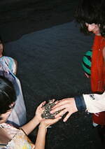 ニサイ 2023年春夏コレクション、“ブリコラージュ”から生まれる愛しい装い｜写真67