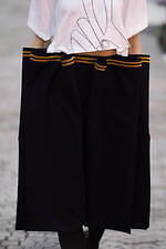 ミツル オカザキ 2023年春夏コレクション、夕陽に捧げるピースサイン｜写真21