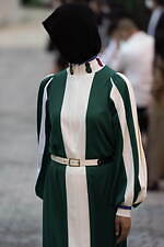 ミツル オカザキ 2023年春夏コレクション、夕陽に捧げるピースサイン｜写真28