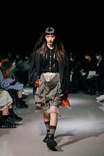 ベースマーク 2023年春夏コレクション、“広角レンズ”を覗き込んだ世界へ｜写真10