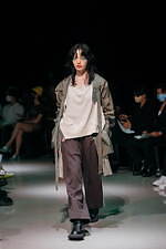 ベースマーク 2023年春夏コレクション、“広角レンズ”を覗き込んだ世界へ｜写真25