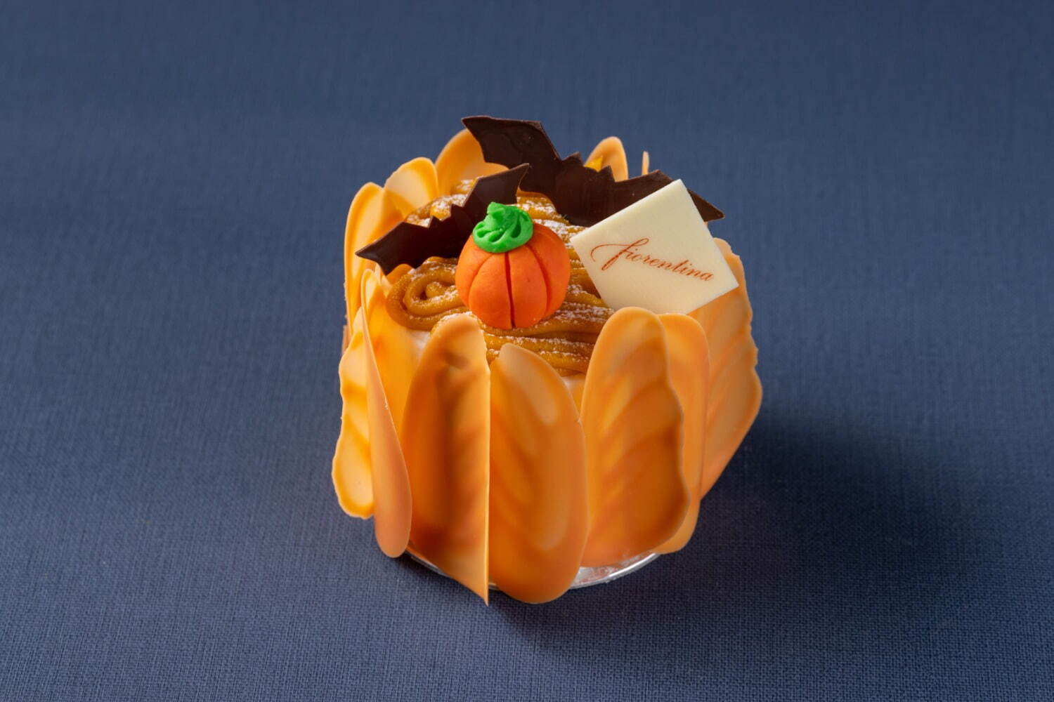 グランド ハイアット 東京のハロウィンスイーツ、“かぼちゃ”型パリブレスト＆紫芋モンブラン｜写真4