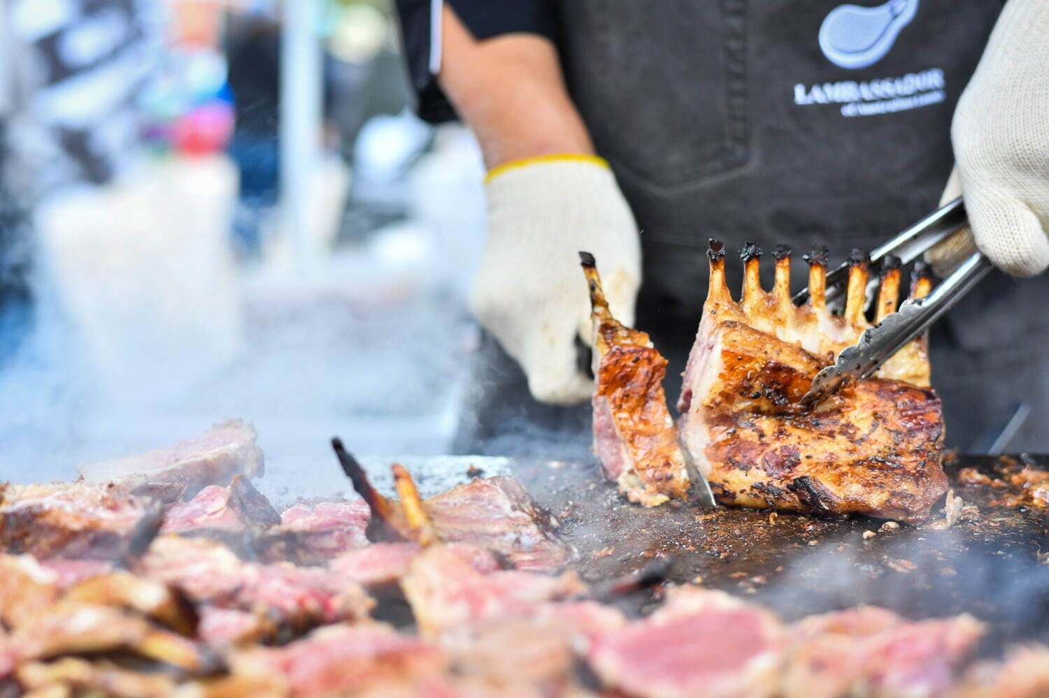 羊肉に特化したグルメフェス「羊フェスタ2022」中野セントラルパークに様々な羊料理が集結｜写真1