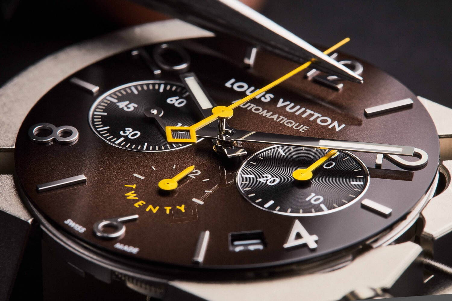 ルイ・ヴィトン腕時計「タンブール」ぷっくり厚いケース×ブラウン 