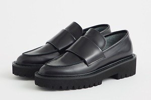 マルゥ ユナイテッドアローズ＋オデット エ オディールのコラボローファー、ボリュームソールをプラス