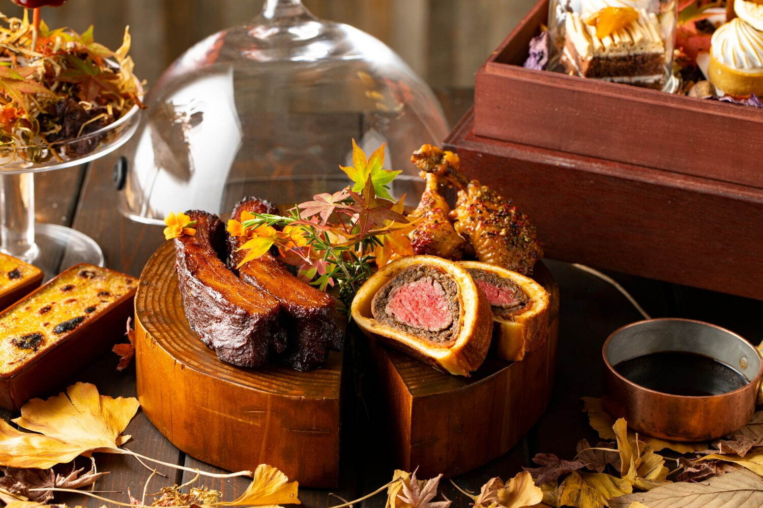 ヒルトン東京 肉 アフタヌーンティー ミラーケーキ風 鴨肉のビーツボンボン など肉料理をメインに ファッションプレス
