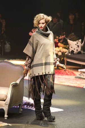 ケイタ マルヤマ(KEITA MARUYAMA)、2010-2011年秋冬コレクション｜写真12