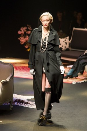 ケイタ マルヤマ(KEITA MARUYAMA)、2010-2011年秋冬コレクション｜写真34