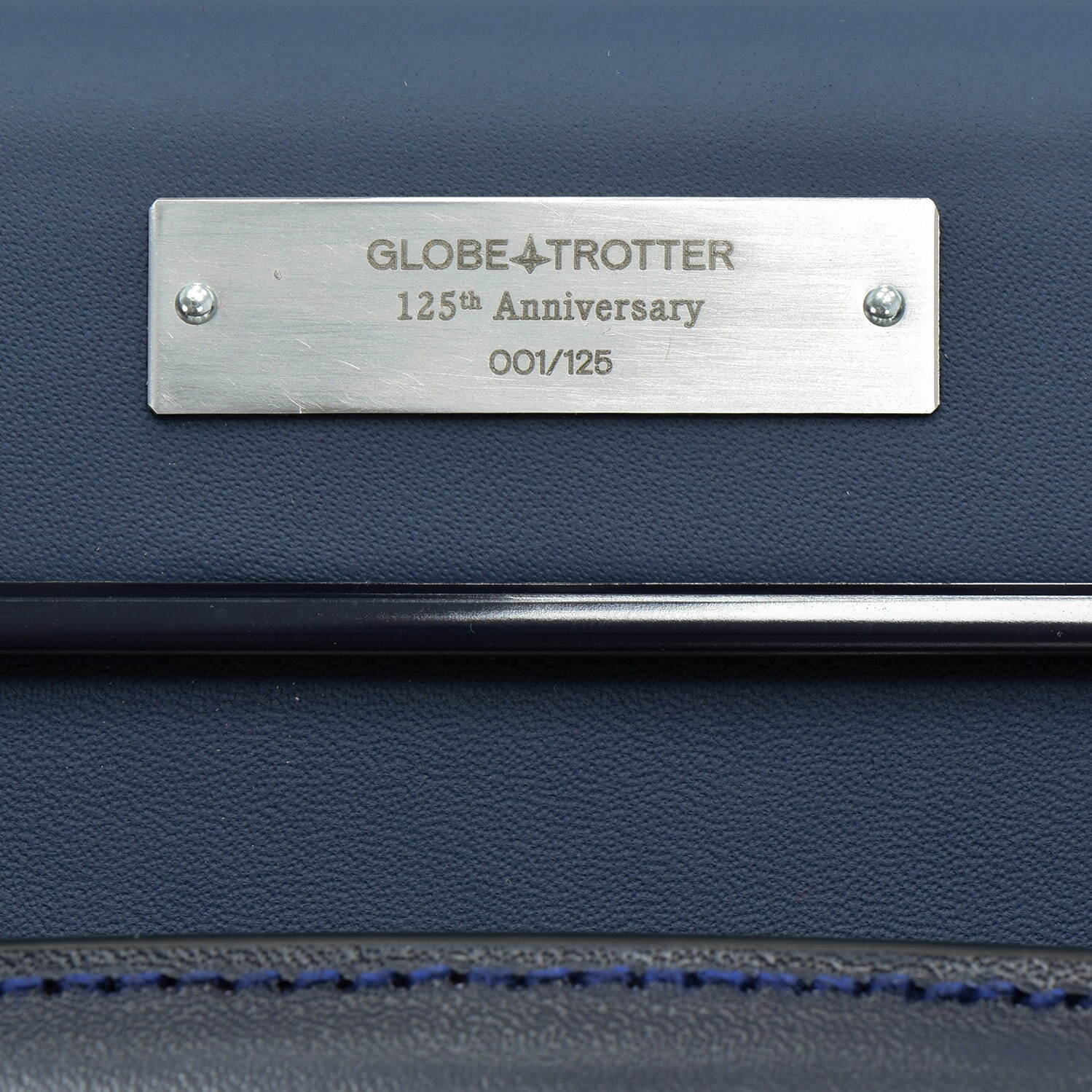 グローブ・トロッター125個限定スーツケース、ヘリテージブラウンなど定番カラーを最高素材で｜写真23