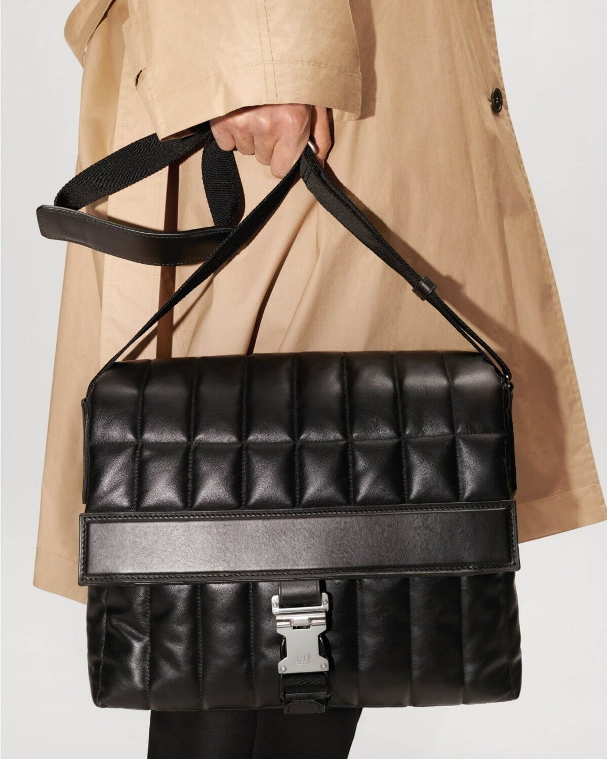 ハイブランドの「メンズバッグ」2022年秋冬特集、おしゃれな小さめショルダーから上質な革製鞄まで｜写真17