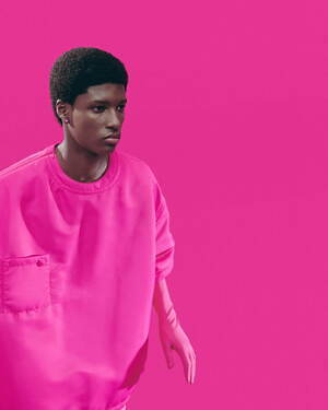 ヴァレンティノ(VALENTINO) ピンクPP｜写真2