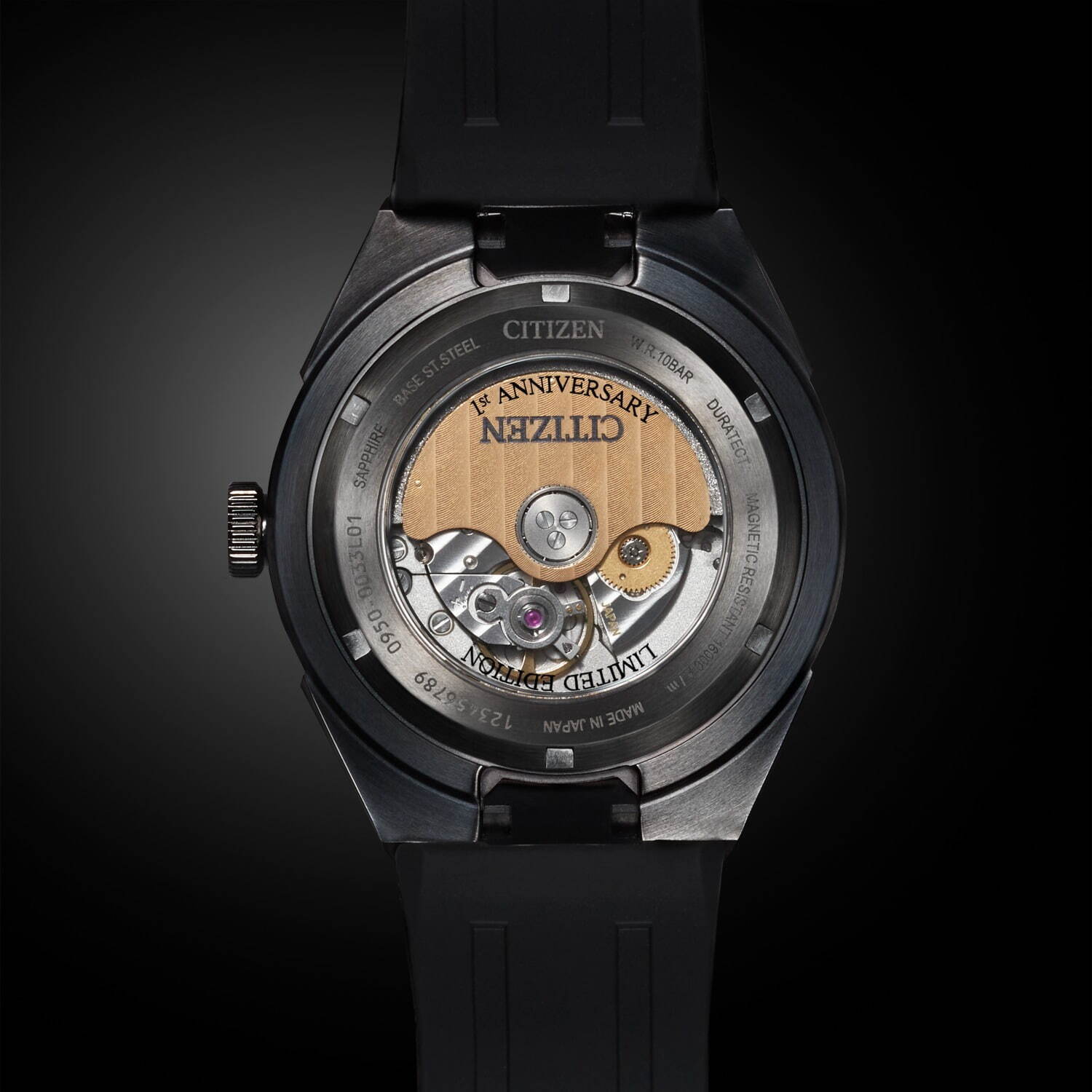 シチズン シリーズエイト“オールブラック”の限定腕時計、初のシースルーバック採用｜写真4