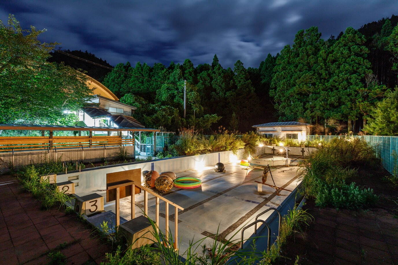 ［参考図版］中﨑透《Peach Beach, Summer School》2019年 撮影：越後谷出