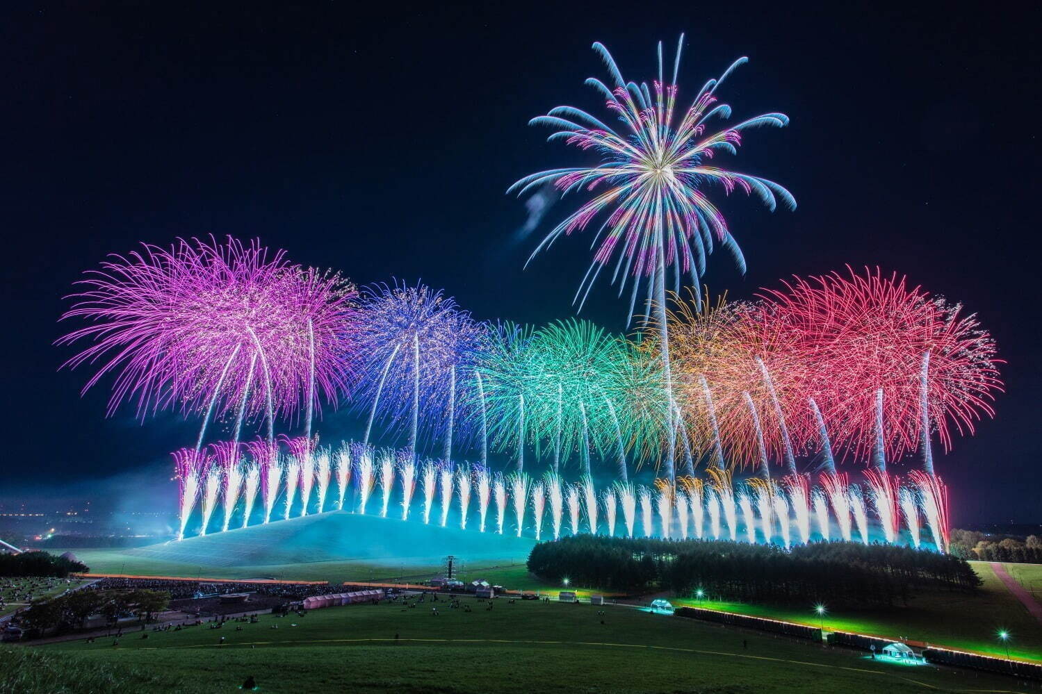 「大阪湾りんくう芸術花火2022」音楽とシンクロした花火大会、りんくう公園マーブルビーチで｜写真3