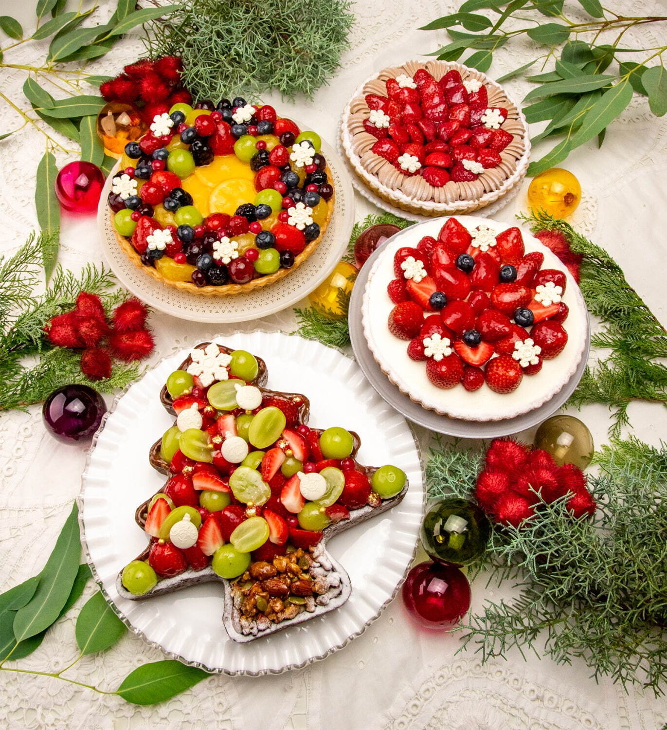 キル フェ ボン22年クリスマスケーキ、“苺＆シャインマスカット”たっぷりのツリー型タルト｜写真5