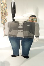 アンリアレイジ(ANREALAGE)、2010-2011年秋冬コレクション｜写真8