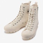 22年秋冬レディース「白スニーカー」ならコレ！人気ブランドの歩きやすい＆おしゃれなシューズ｜写真1