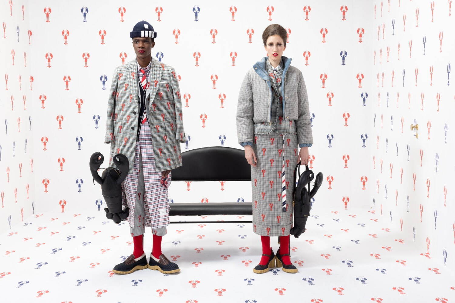 トム ブラウン新作“ロブスター”バックパック、上質レザー&ストライプの裏地|写真2