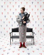 トム ブラウン新作“ロブスター”バックパック、上質レザー＆ストライプの裏地｜写真3