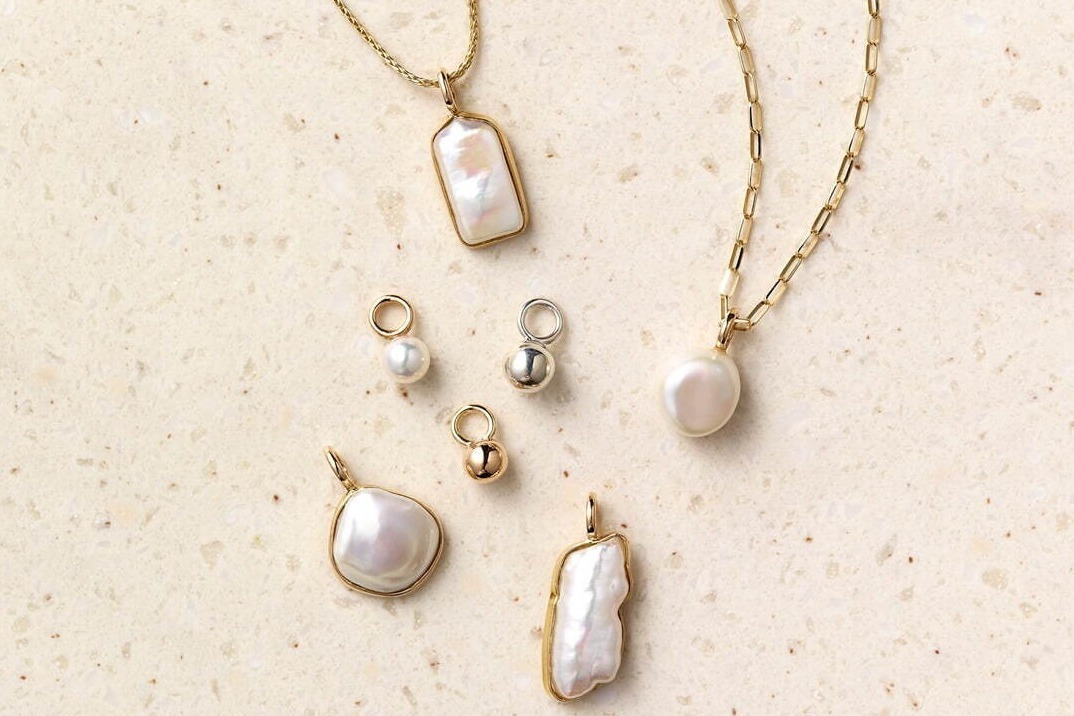 ジェンダーレス｜エル・エー・エイチ新作ジュエリー、表情豊かな”淡水パール”&ボールデザインのチャーム