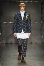 アンドレア ポンピリオ 2014-15年秋冬コレクション - 厳しくて優しい軍師官｜写真1