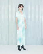 カナコ サカイ 2023年春夏コレクション - 風の名残、細波の空｜写真11