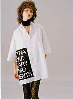 タロウ ホリウチ 2023年春夏コレクション - 不完全な魅力を忍ばせた、非日常的な瞬間｜写真19