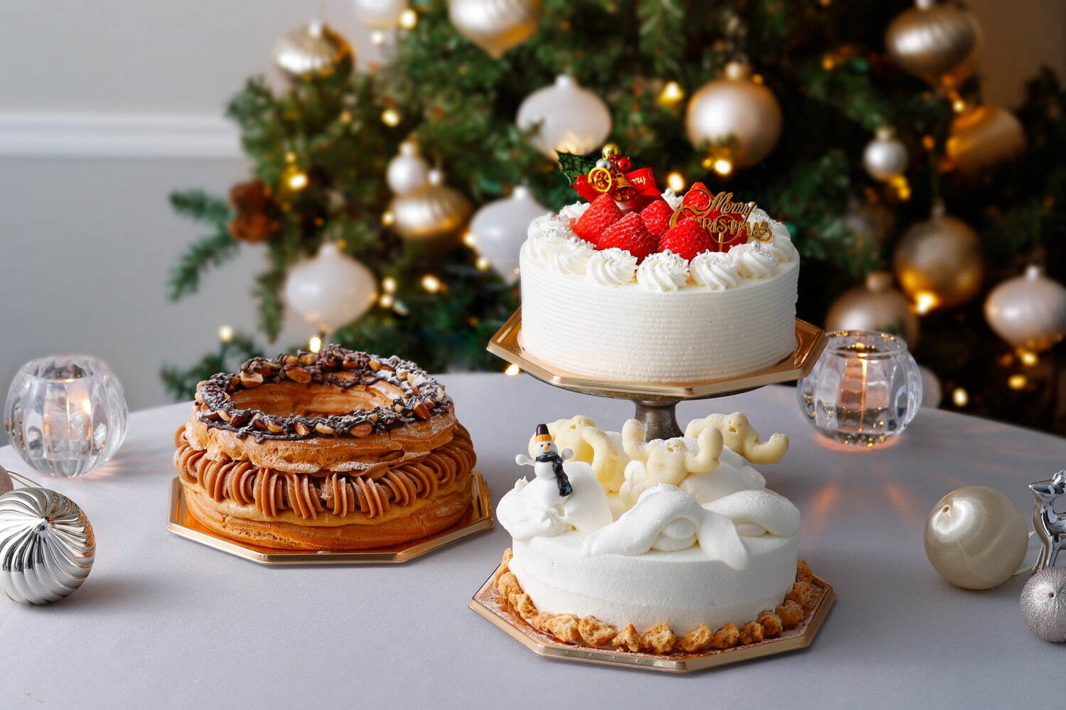 ウェスティンホテル東京22年クリスマスケーキ、サンタ＆雪だるまを飾った2段のショートケーキ｜写真6