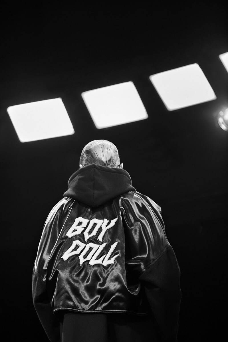 セリーヌ オム22年冬の限定アイテム、“BOY DOLL”ロゴのテディジャケットやスニーカー｜写真40