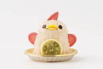 ひよこ型スイーツ「ぴよりん」×有田焼の老舗窯元、渋めビジュアルの“いちごミルク味”で｜写真2