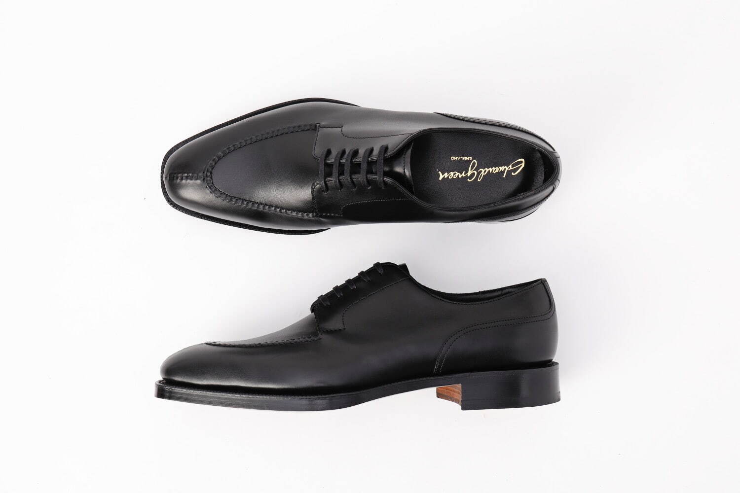 ジョンロブ(JOHN LOBB), エドワードグリーン(EDWARD GREEN), フラテッリ ジャコメッティ(F.lli Giacometti), エンツォ ボナフェ(ENZO BONAFE), ステファノ ベーメル(STEFANO BEMER), レユッカス(Le Yucca's), チャーチ(Church's), トリッカーズ(Tricker's), コルテ(CORTHAY), サントーニ(SANTONI), カルミーナ(CARMINA), リーガル(REGAL), パラブーツ(Paraboot), ジョセフ チーニー(JOSEPH CHEANEY), ペテロオラウム(PETROSOLAUM), アシックス(ASICS), サンダース(SANDERS), マドラス(madras), スピングル(SPINGLE), ナード マインド(NERD MIND), 三陽山長(Sanyo Yamacho) ISETAN靴博2022｜写真2