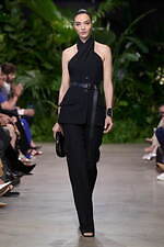 マイケル・コース コレクション 2023年春夏コレクション、都会とリゾートスタイルの融合｜写真12