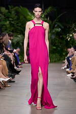 マイケル・コース コレクション 2023年春夏コレクション、都会とリゾートスタイルの融合｜写真21