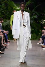 マイケル・コース コレクション 2023年春夏コレクション、都会とリゾートスタイルの融合｜写真41