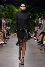 マイケル・コース コレクション 2023年春夏コレクション、都会とリゾートスタイルの融合｜写真45