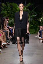 マイケル・コース コレクション 2023年春夏コレクション、都会とリゾートスタイルの融合｜写真47