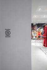 CFCL初の旗艦店が表参道に“レッドカラー”の限定ドレスやバッグ、東京ミッドタウン八重洲にも直営店｜写真4