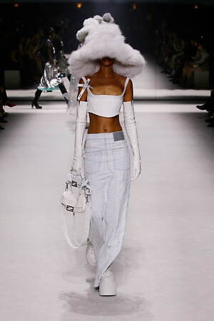 フェンディ バゲット25周年 記念コレクション(FENDI BAGUETTE 25TH ANNIVERSARY COLLECTIONS) 2022年冬ウィメンズ&メンズコレクション  - 写真45