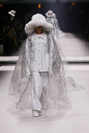 フェンディ バゲット25周年 記念コレクション(FENDI BAGUETTE 25TH ANNIVERSARY COLLECTIONS) 2022年冬ウィメンズ&メンズコレクション  - 写真46