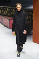 ロベルト カヴァリ 2014-15年秋冬メンズコレクション - 冒険心が取り払ったエレガンスの枠組み｜写真1