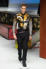 ロベルト カヴァリ 2014-15年秋冬メンズコレクション - 冒険心が取り払ったエレガンスの枠組み｜写真15